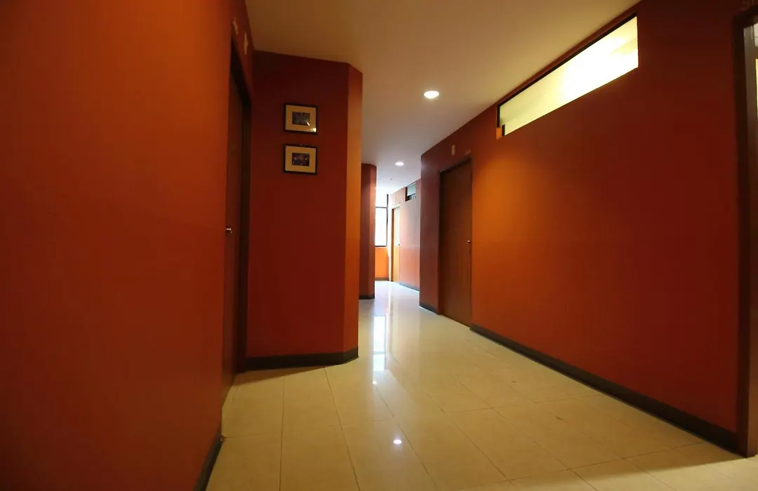 Super Oyo 484 Pannee Residence Khaosan Sha Plus-1